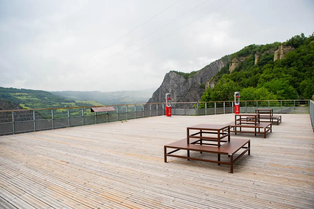 CHAISE MONTAGNE, ref MONTAGNE_KLD